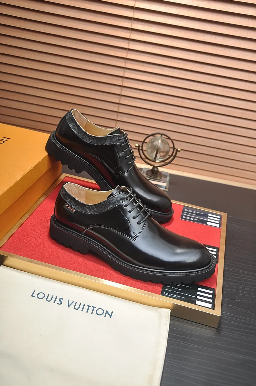 Men's men's shoes 💰560💶 [LV] (original single cowhide lining) 🍀LV's latest genuine leather business suit shoes are launched simultaneously on the official website. The first-layer cowhide imported from Italy is made of heavy gold, 💥1:1 rubber outsole from the official website. Versatile to wear, high-end without losing class, and the color combination is extraordinary. This four-season style is alluring when worn on your feet, showing off your big-name flair. Standard code 38-44 (45 customized)